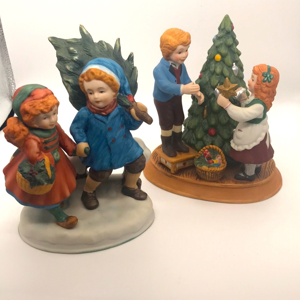 Set of 2 Avon Christmas Memories 1981-1982 1st and 2nd edition ceramic vignettes